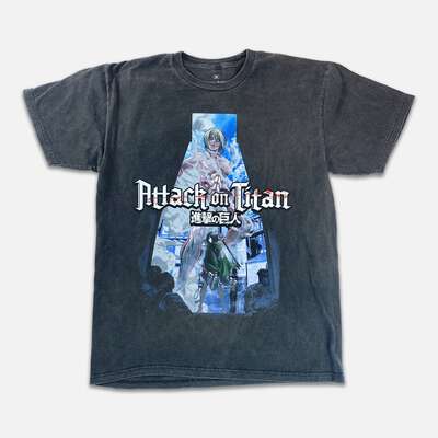 Attack on Titan - Fall of Shiganshina Pt. 1 T-shirt - Crunchyroll Exclusive